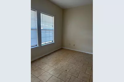 107 Oak Park Drive, Clute, TX 77531 - Photo 5