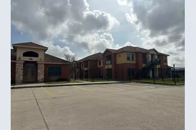 107 Oak Park Drive, Clute, TX 77531 - Photo 3