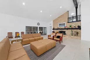 8808 Wateka Dr, Houston, TX 77074 - Photo 11