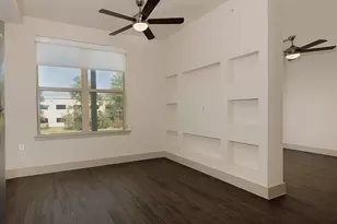 8900 Six Pines Dr, The Woodlands, TX 77380 - Photo 5