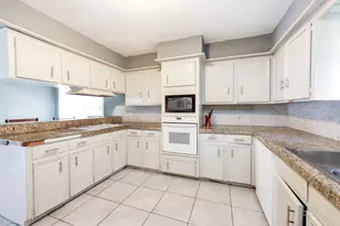 1511 Castlerock Dr, Houston, TX 77090 - Photo 7