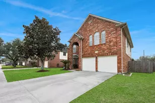 2704 Sunnyside Ln, Pearland, TX 77584 - Photo 3