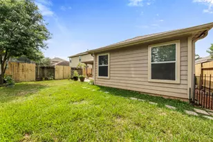 9750 Gulfstream Dr, Conroe, TX 77303 - Photo 27