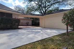 2806 Hollow Creek Dr, Houston, TX 77082 - Photo 3