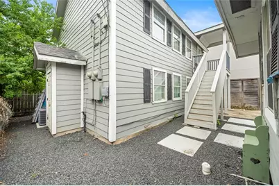 813 1/2 Alexander Street #2/2, Houston, TX 77007 - Photo 3