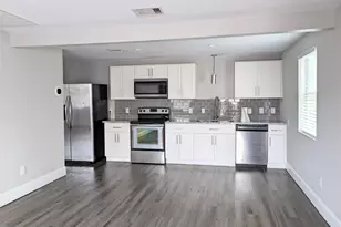 813 2/2 Alexander St, Houston, TX 77007 - Photo 1