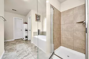 10207 Moonset Ln, Houston, TX 77016 - Photo 17