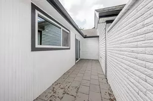 6215 Portal Dr, Houston, TX 77096 - Photo 23