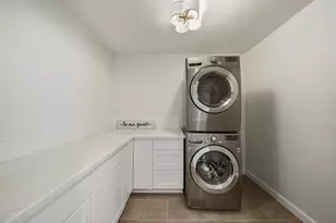 301 Mimosa Dr, Hitchcock, TX 77563 - Photo 17