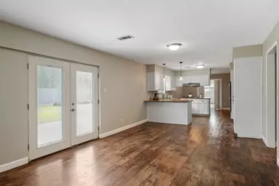 301 Mimosa Drive, Hitchcock, TX 77563 - Photo 7