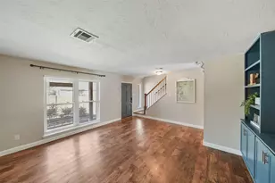 301 Mimosa Dr, Hitchcock, TX 77563 - Photo 3