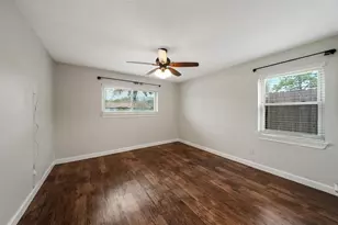 301 Mimosa Dr, Hitchcock, TX 77563 - Photo 23