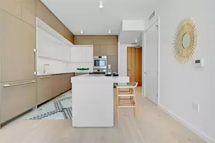 313 W 17th St, Austin, TX 78701 - Photo 9