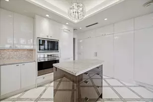 121 N Post Oak Ln, Houston, TX 77024 - Photo 9