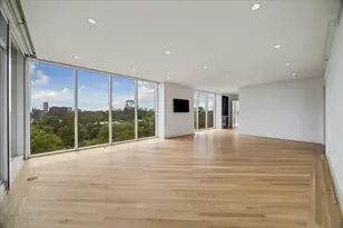 121 N Post Oak Ln, Houston, TX 77024 - Photo 3