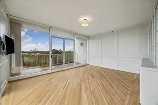 121 N Post Oak Ln, Houston, TX 77024 - Photo 19