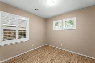 2118 Cypress Run Dr, Sugar Land, TX 77478 - Photo 17