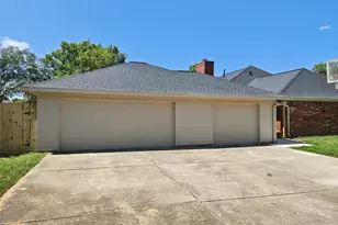 1301 Blueberry Ln, Friendswood, TX 77546 - Photo 15