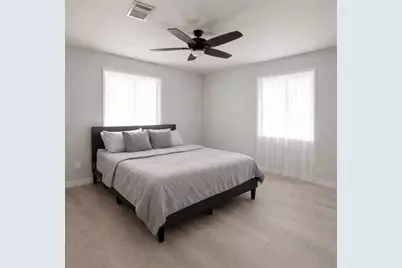 801 Trinity Street, Anahuac, TX 77514 - Photo 3