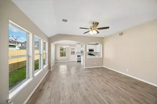 1523 Blossom Ln, Baytown, TX 77521 - Photo 7