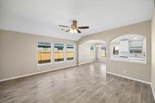 1523 Blossom Ln, Baytown, TX 77521 - Photo 5