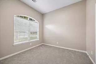 1523 Blossom Ln, Baytown, TX 77521 - Photo 3