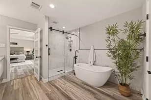 5422 Valerie St, Bellaire, TX 77401 - Photo 31