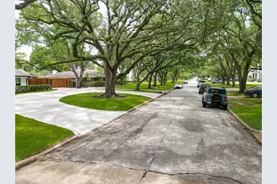 5422 Valerie Street, Bellaire, TX 77401 - Photo 3