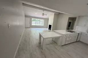 10422 Cedar Towne Ln, Sugar Land, TX 77498 - Photo 3