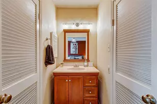 1800 Stoney Brook Dr, Houston, TX 77063 - Photo 13