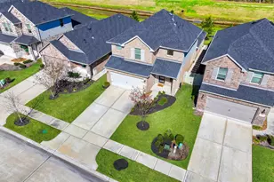 9221 Inland Leather Ln, Conroe, TX 77385 - Photo 3