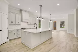 8405 Folkstone Ln, Houston, TX 77075 - Photo 7