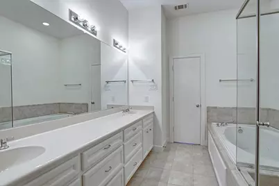 648 Westcross Street #303, Houston, TX 77018 - Photo 9