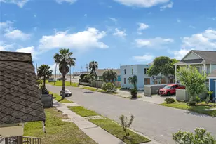 3624 Ave S 1/2, Galveston, TX 77550 - Photo 17
