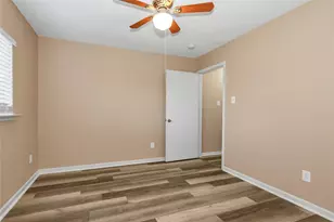 8235 Alabaster Dr, Houston, TX 77083 - Photo 39