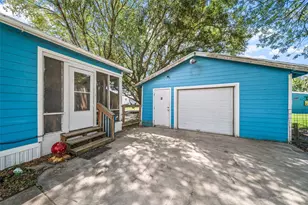 307 Center St, Matagorda, TX 77457 - Photo 3