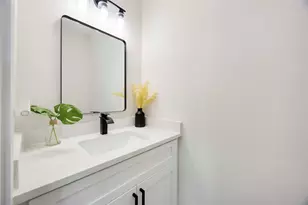 2116 Des Chaumes St, Houston, TX 77026 - Photo 17