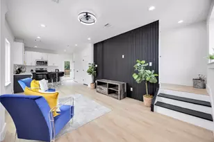 2116 Des Chaumes St, Houston, TX 77026 - Photo 9