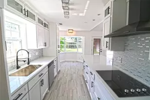 9211 Blankenship Dr, Houston, TX 77080 - Photo 9