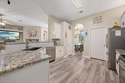 2010 Caroline Avenue, Baytown, TX 77523 - Photo 13