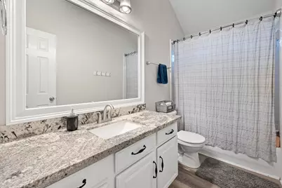 2010 Caroline Avenue, Baytown, TX 77523 - Photo 27