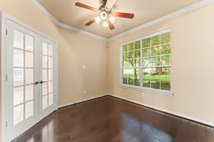18 Umbria, The Woodlands, TX 77382 - Photo 3