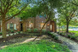 18 Umbria, The Woodlands, TX 77382 - Photo 1