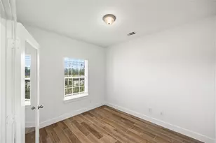 734 Stagecoach Dr, Dayton, TX 77535 - Photo 7