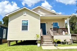 2508 Sycamore Ave, Bay City, TX 77414 - Photo 1