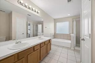 6051 Yorkglen Manor Ln, Houston, TX 77084 - Photo 11