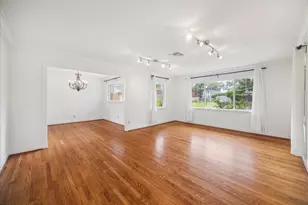 10 Pom Ct, Spring Valley, TX 77055 - Photo 11