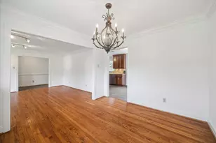 10 Pom Ct, Spring Valley, TX 77055 - Photo 9