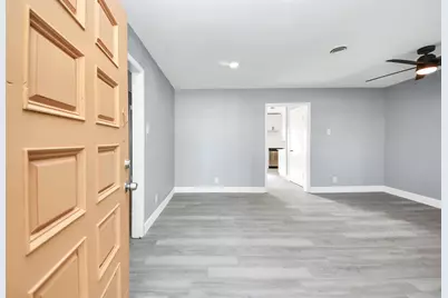 5606 Elmlawn Drive, Houston, TX 77033 - Photo 5