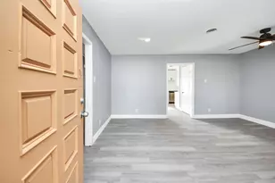 5606 Elmlawn Dr, Houston, TX 77033 - Photo 5